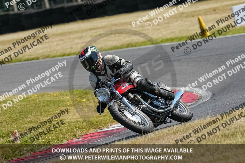 cadwell park;cadwell park photographs;cadwell trackday photographs;enduro digital images;event digital images;eventdigitalimages;peter wileman photography;racing digital images;trackday digital images;trackday photos